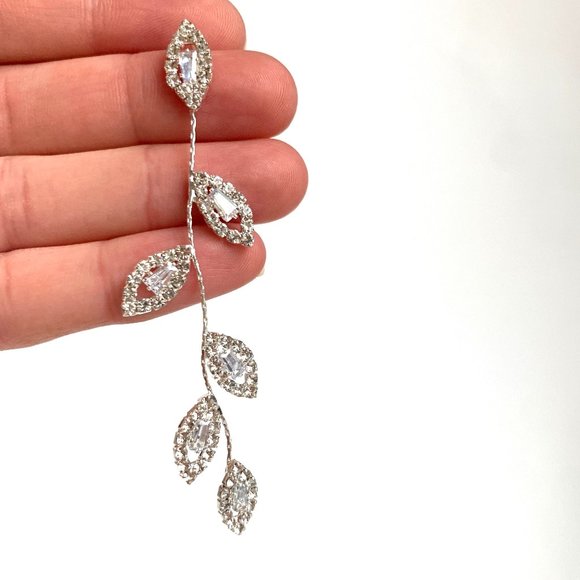 NEW~ Anthropologie BHLDN Long Crystal Vine Gold Earrings - Picture 12 of 13